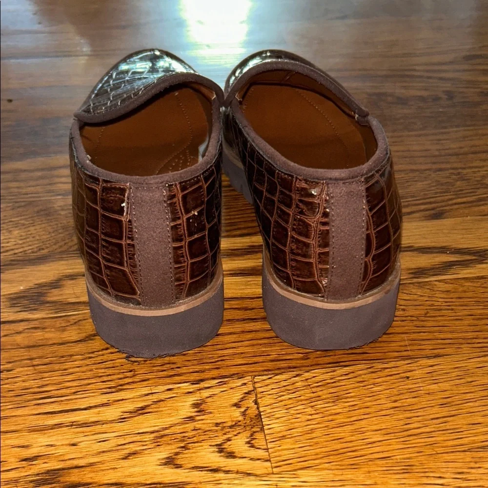 Donald Pliner Croc Embossed Leather Loafers – Women’s 8.5